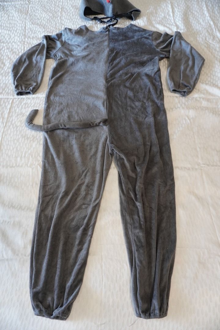 COSTUME - Mouse (Category: Babies & Kids Fashion) located in Muntinlupa City. Submitted by saveearth.buy2ndhand (Listing ID 1470502159, Image 2). Description: Original price: Php 1500 Selling price: Php 300 For: Boy, Girl, Unisex Age: 8-12 years old Condition: 8/10 Flaws: None. ONLY AVAILABLE HERE ON CAROUSELL. NO COD. NO RESERVATIONS. All pictures posted. Flaws stated. Rechecked before ship-out. Modes of payment: BPI QR Code and GCash (Nothing e