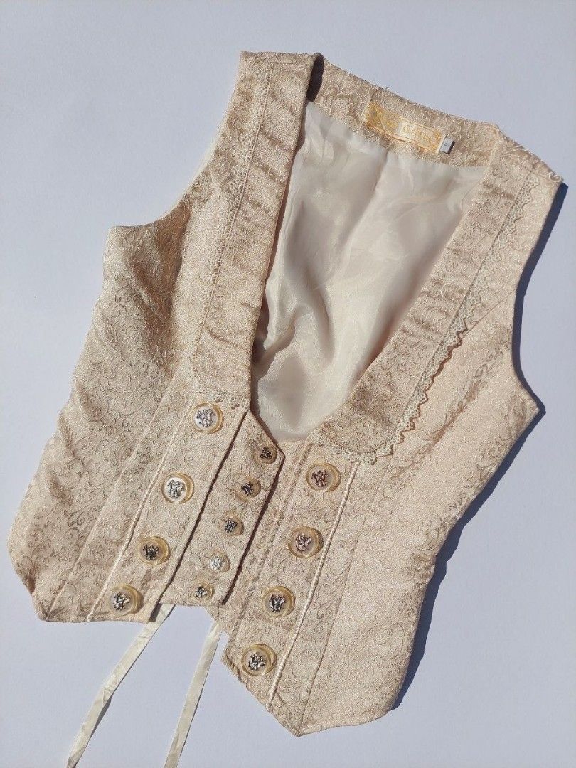 Cottage core cream corset (Category: Blouses) located in Echague. Submitted by ribbitpicks (Listing ID 1470418938, Image 2). Description: bust 32 to 36 length 19.5.