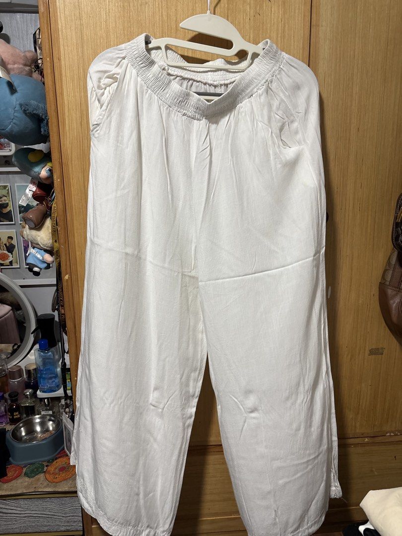 Cotton Linen Square Pants White XL (Category: Sets or Coordinates) located in Taguig. Submitted by pauu1234 (Listing ID 1470405733, Image 1). Description: 📌 Never been used 📌 Fits M-L body frames Original price: ₱179 - payment first basis - next day pick up (contact seller if needed immediately) - taguig area 😊.