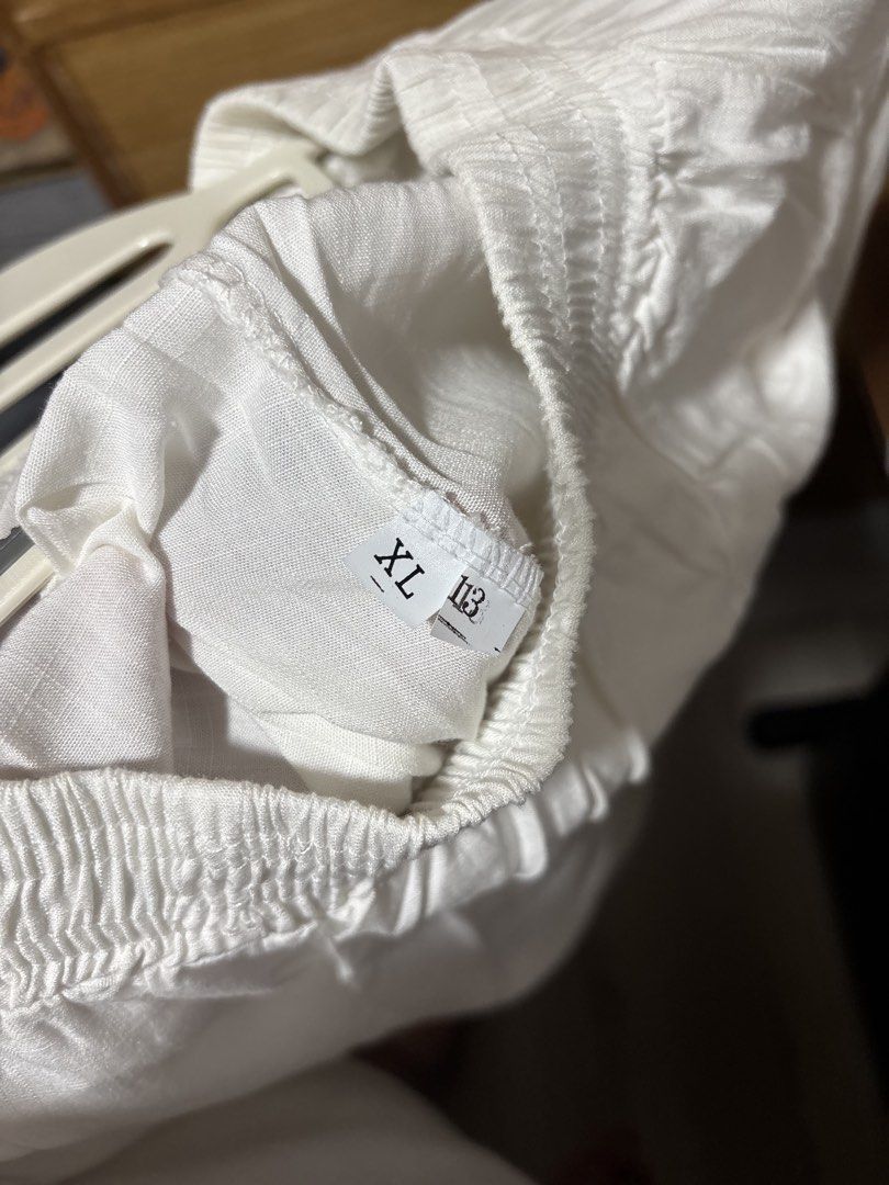Cotton Linen Square Pants White XL (Category: Sets or Coordinates) located in Taguig. Submitted by pauu1234 (Listing ID 1470405733, Image 2). Description: 📌 Never been used 📌 Fits M-L body frames Original price: ₱179 - payment first basis - next day pick up (contact seller if needed immediately) - taguig area 😊.