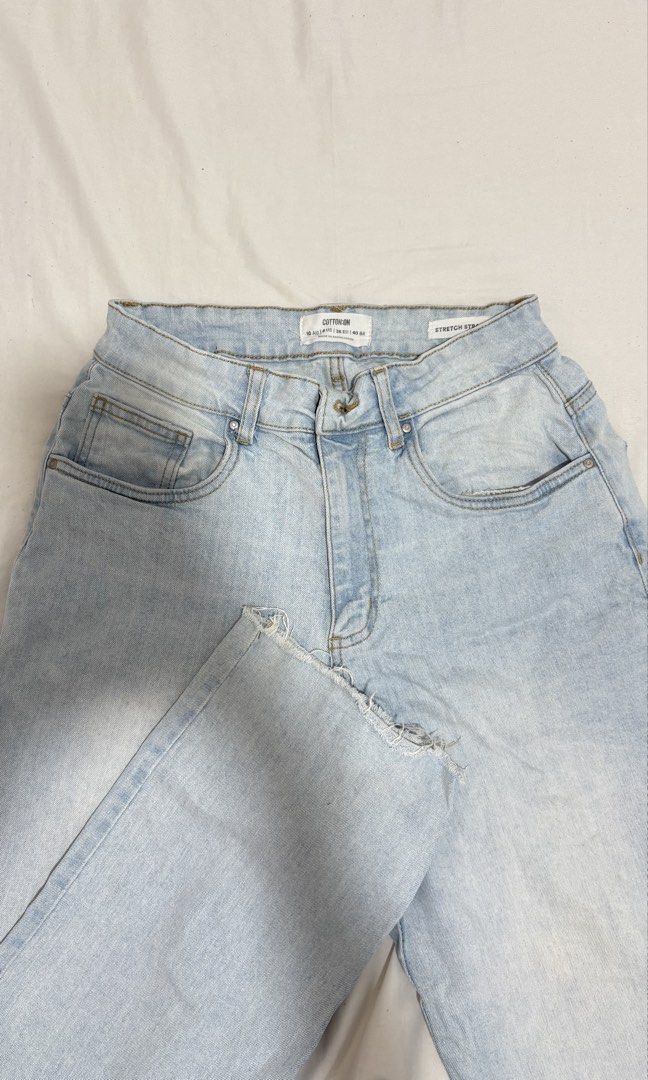 COTTON ON BAGGY JEANS (Category: Jeans) located in Taguig. Submitted by krizy_makeyl (Listing ID 1470406839, Image 1). Description: -GCASH only:> -buyer will book the LALAMOVE thanks!.