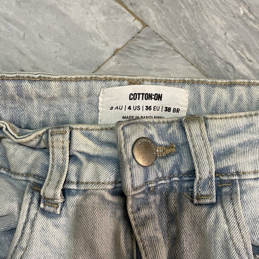 COTTON ON Light Denim Skirt (Category: Skirts) located in Bacoor. Submitted by s4dee (Listing ID 1470544495, Image 2). Description: size: small (24-26) - orig - no flaws.