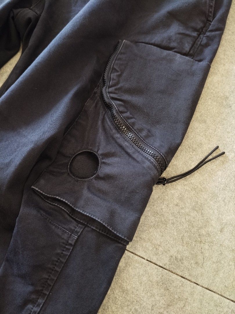 CP Company Cargo Pants (Category: Chinos) located in Taytay. Submitted by the_vtg_pop-up (Listing ID 1470395087, Image 3). Description: .