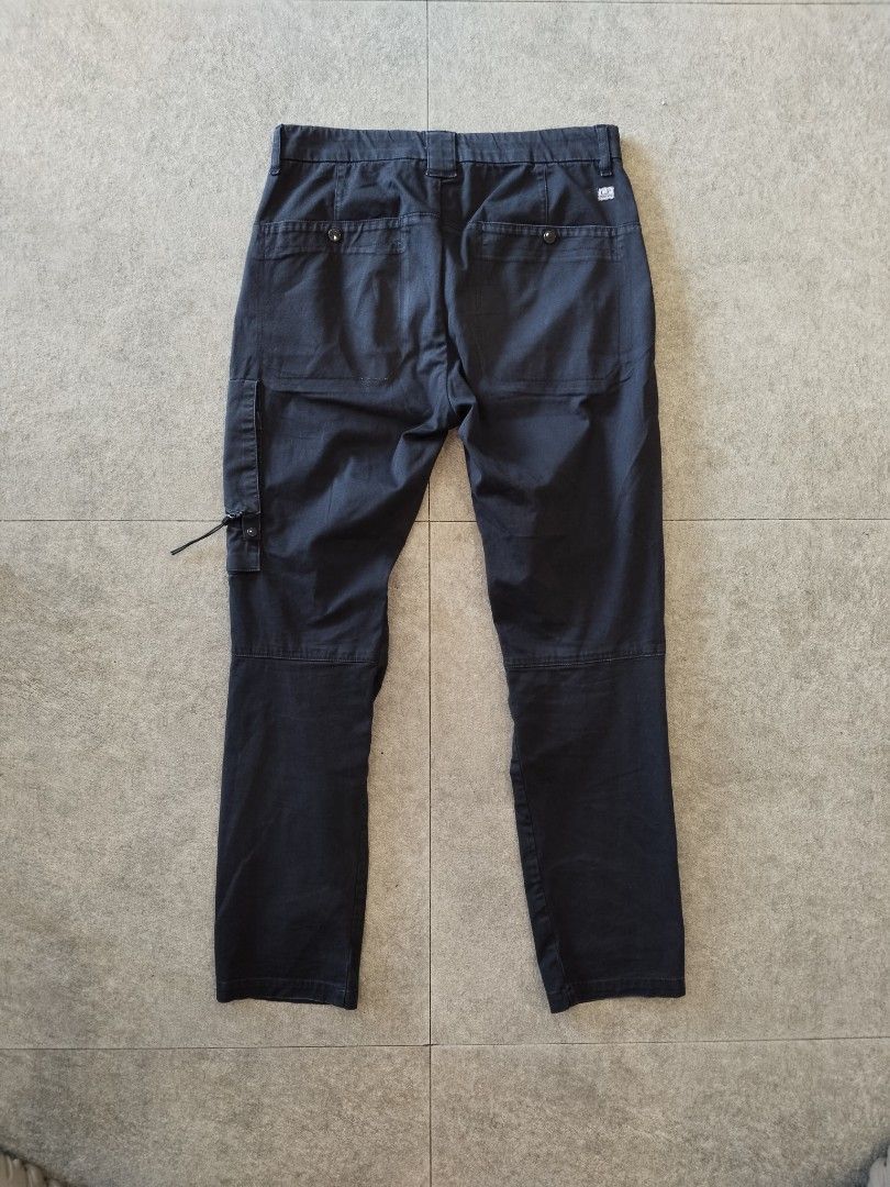 CP Company Cargo Pants (Category: Chinos) located in Taytay. Submitted by the_vtg_pop-up (Listing ID 1470395087, Image 2). Description: .