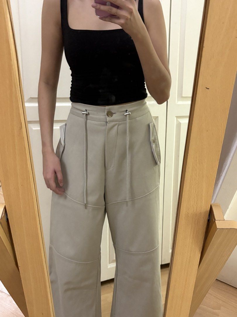 cream wideleg cargo pants (Category: Jeans) located in Balanga. Submitted by shopflora (Listing ID 1470529448, Image 3). Description: waist: 26-35 length: 39 high quality fabric!.