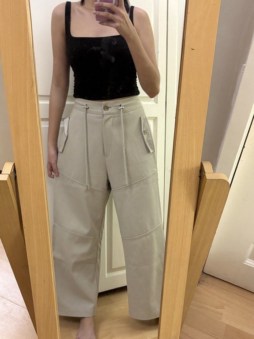 cream wideleg cargo pants (Category: Jeans) located in Balanga. Submitted by shopflora (Listing ID 1470529448, Image 2). Description: waist: 26-35 length: 39 high quality fabric!.