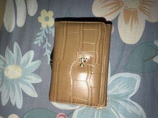 （分類：）位於 。 由 closetoffical 提交（商品編號 1470439473，圖片 1）。簡介： 。