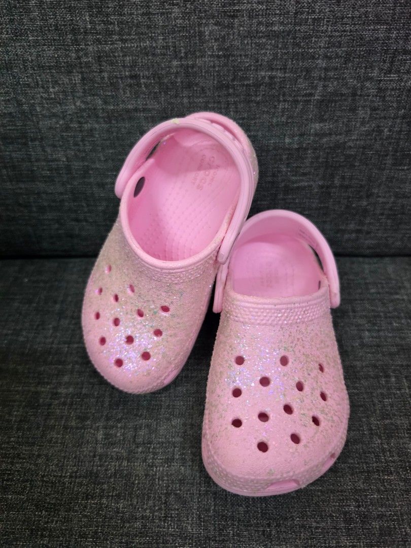 Crocs (Category: Babies & Kids Fashion) located in General Trias. Submitted by rb_collezione (Listing ID 1470409599, Image 3). Description: Pink Crocs Sandals Size: C8.