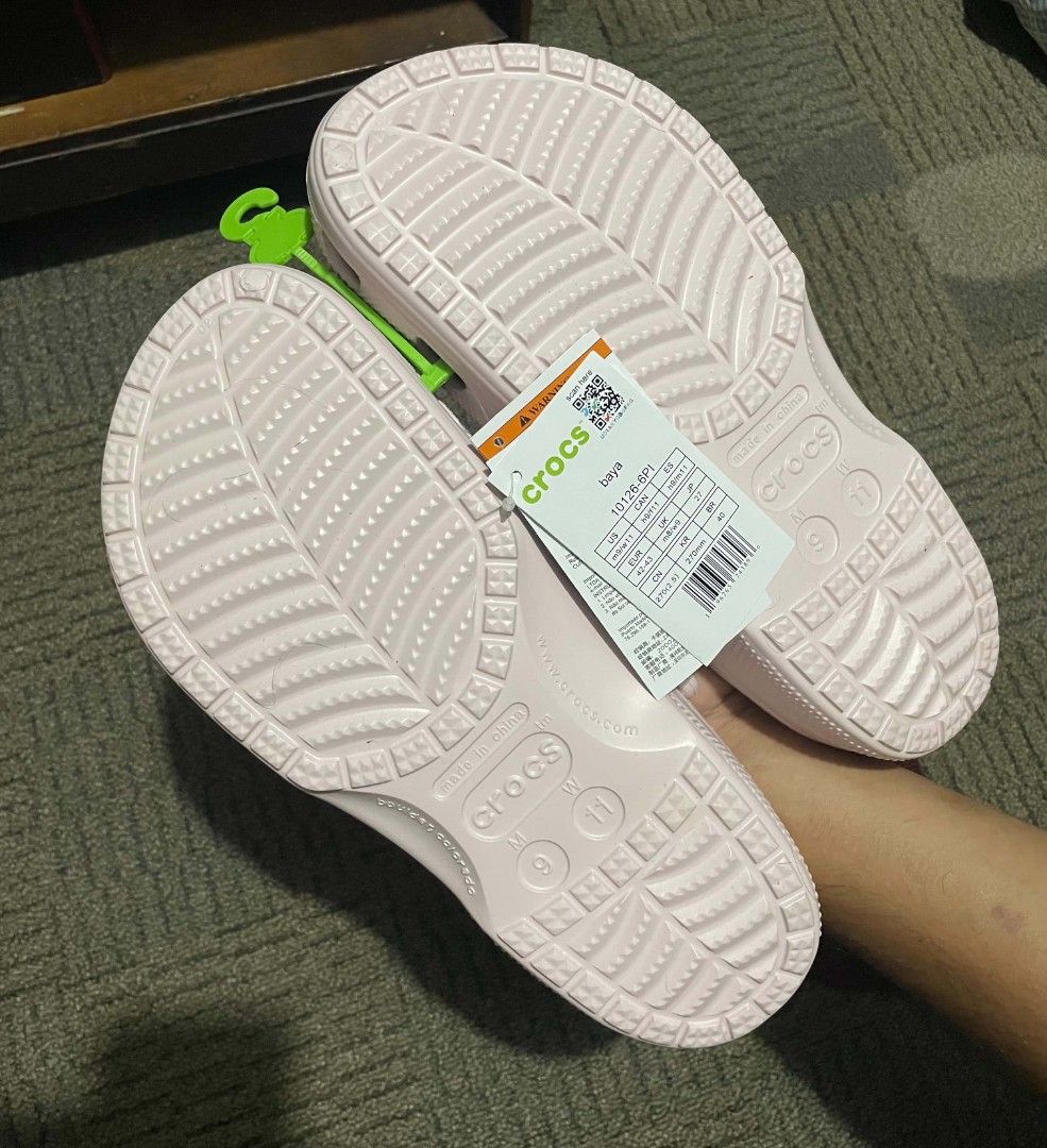 Crocs Baya Clog (Category: Slippers & Slides) located in Makati City. Submitted by jffsly (Listing ID 1470386962, Image 3). Description: Orig Crocs Baya Clog in Barely Pink 📍Makati City 💲 2,199 only (❌️ SRP 3,495) Brand New/ Unused ⚠️ Meetup only around Metro Manila ⚠️ 💯 Money back if proven fake 💯.