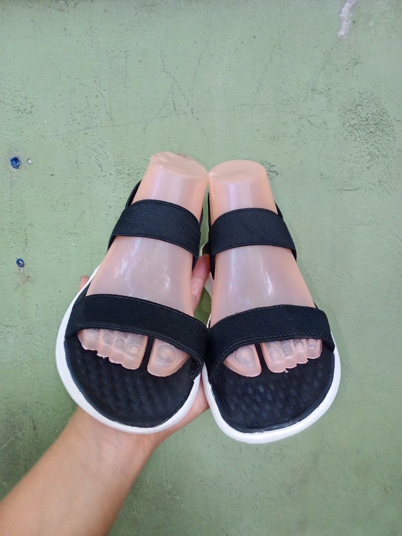 Crocs literide (Category: Flats & Sandals) located in General Santos City (Dadiangas). Submitted by ukayonlineshoppe (Listing ID 1470477570, Image 2). Description: 24cm original.