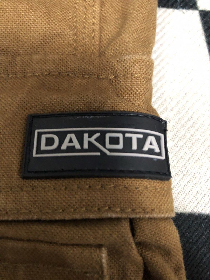 Dakota Brown Cargo Work Pants Dimes: 36X28.5 (Category: Jeans) located in Manila. Submitted by ejaay_2012 (Listing ID 1470526907, Image 3). Description: - Brand: Dakota - Color: Brown - Size: 36W x 30L - Style: 19E619 - Material: Heavy canvas - Features: Multiple utility pockets and reinforced knee panels - Closure: Branded metal button - Details: Brand logo patch on side pocket - Condition: Great quality workwear.