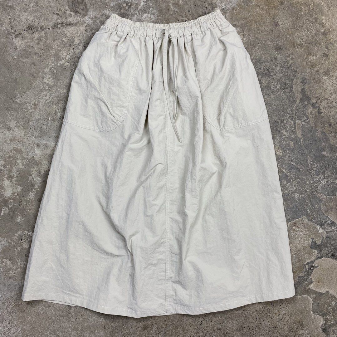 Danton Oversized Casual Skirt (Category: Skirts) located in Cebu City. Submitted by cebuvntgvibes (Listing ID 1470366961, Image 1). Description: 13W x 32L (size 27-34) Leg Opening: 36in . Good as bnew condition. Light-weight nylon material. No issue. . Mine 1,300+sf.
