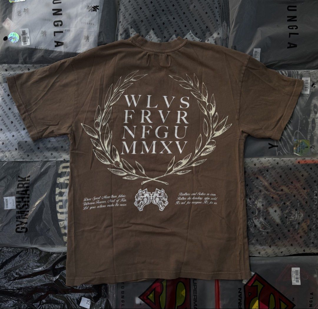 DARC SPORT Rather Die Standing Tee (Category: Activewear) located in Bayombong. Submitted by rethreadsactivewear (Listing ID 1470457577, Image 2). Description: ON-HAND! READY TO SHIP! 🔥 DARC SPORT Rather Die Standing Shirt Brown Small Like new 1699 only! Darc Sport “Wolves Forever” Oversized Graphic T-Shirt features a bold, athletic-inspired streetwear aesthetic crafted for lifting enthusiasts and active lifestyles. Key Features Design Details A