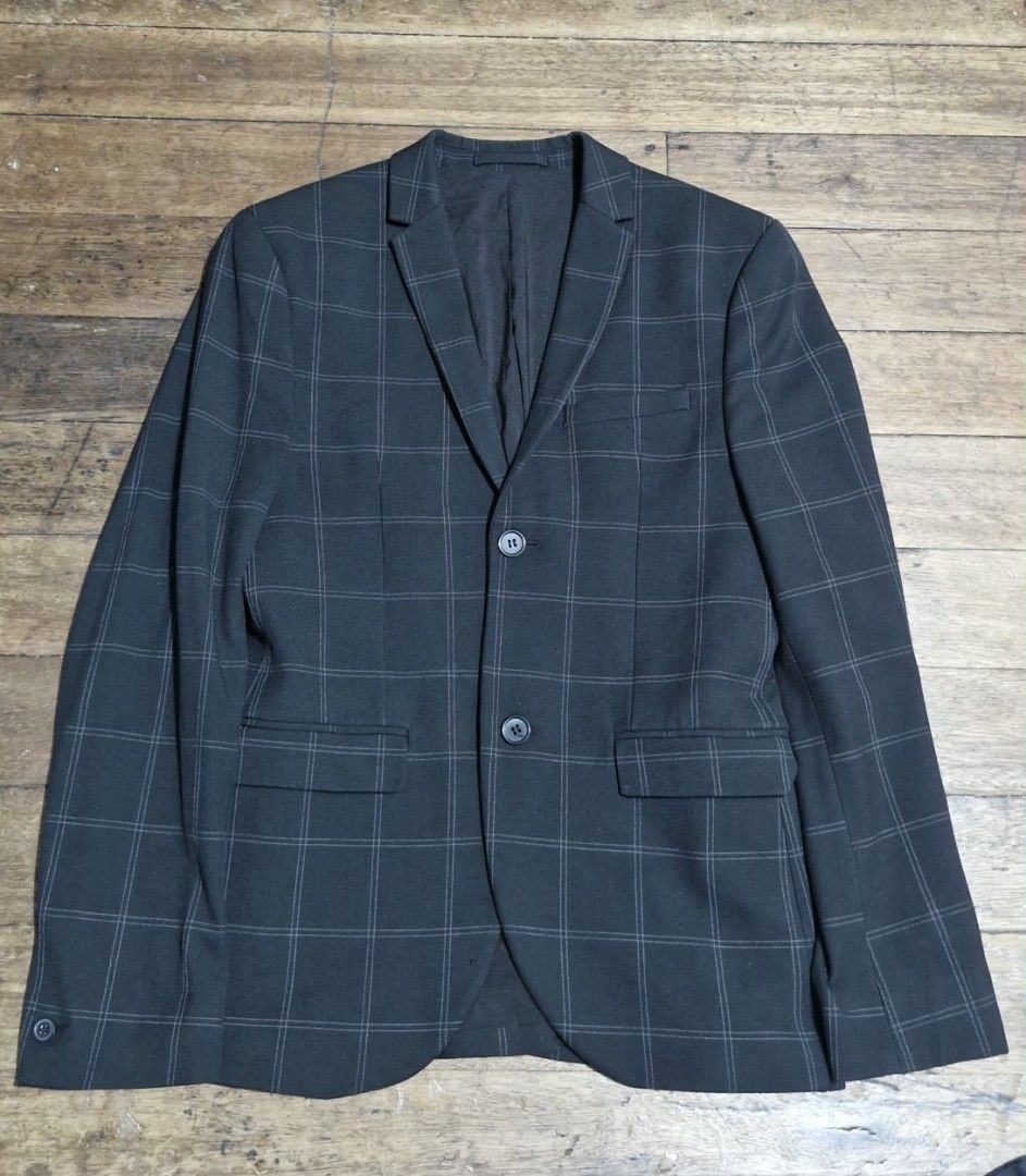 H&M Windowpane Men Suit Blazer Jacket (Category: Coats, Jackets and Outerwear) located in Manila. Submitted by blackstarharpoon (Listing ID 1470524264, Image 1). Description: - Color & Pattern: Dark green with a stylish white windowpane plaid - Fit: Classic tailored cut for a sharp silhouette - Closure: Two front button closure - Pockets: Flap waist pockets and a single chest welt pocket - Details: Standard lapel collar and long sleeves with butt