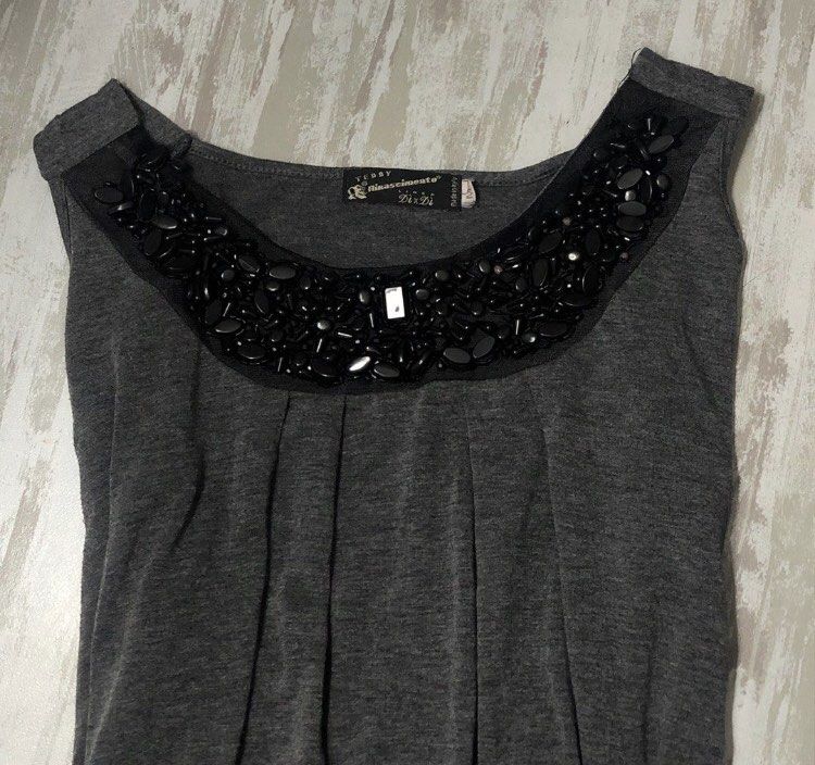 y2k bebot dark grey sleeveless tip with beaded neckline (Category: Sleeveless) located in Makati City. Submitted by bowzone (Listing ID 1470545296, Image 2). Description: 🎀 fits s - m ( M on tag ) ^^ .