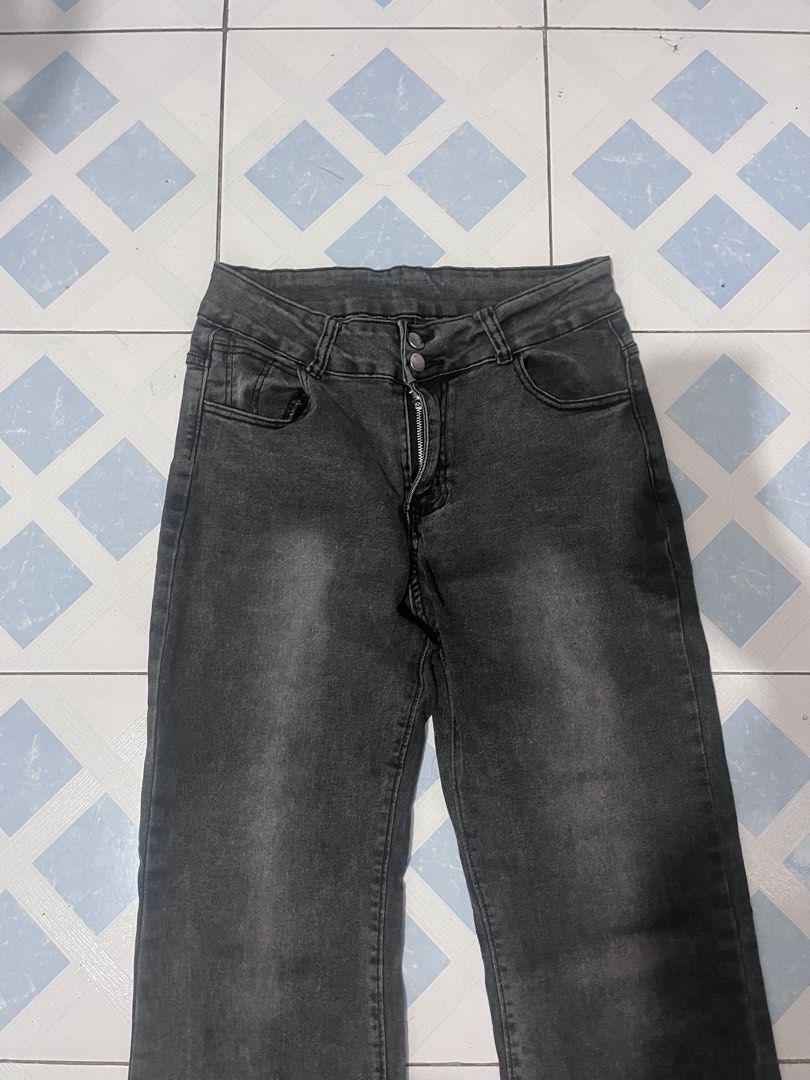 Dark Grey Washed Flare Jeans (Category: Jeans) located in Manila. Submitted by clandistine (Listing ID 1470356957, Image 2). Description: - Color/Wash: Dark grey wash - Fit: High-waisted with a flare leg and stretchy fabric - .