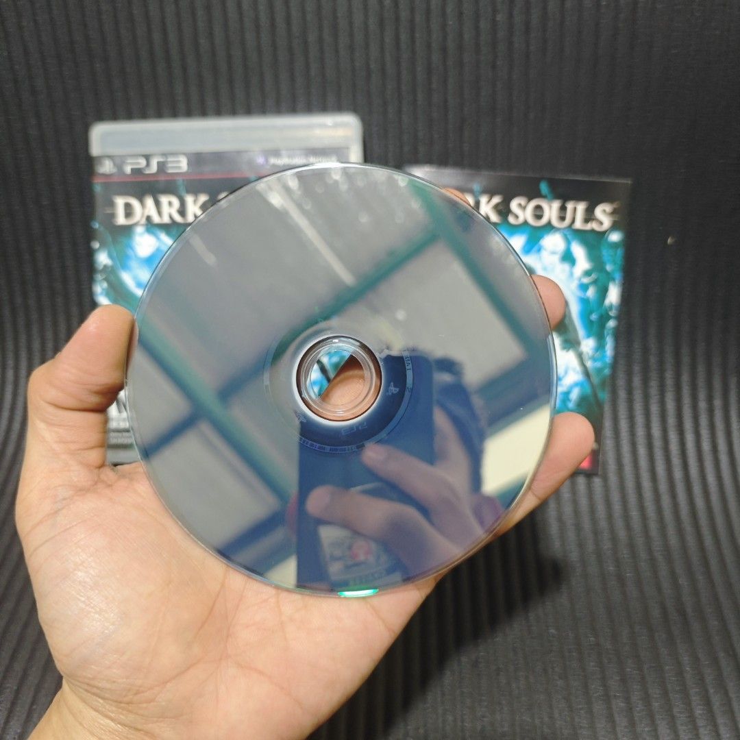 Dark Souls PS3 Game R1 (Category: PlayStation) located in Quezon City. Submitted by shopme_gadget30 (Listing ID 1470519588, Image 2). Description: kindly read the details first for sale fixed price mint condition tested and working with Case and disc game (no scratches) with Manual compatible to ps3 console R1 Region qc area meet up: sm north shipping fee must shoulder by the buyer via lalamove or grab payment: bdo/gcash happy gaming everyone.
