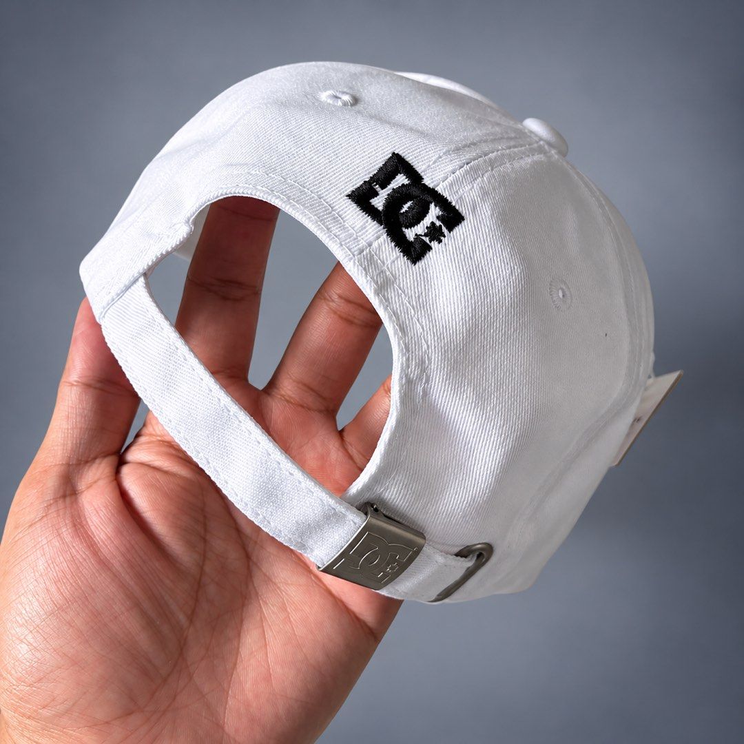 DC SKATEBOARD BUCKLE HAT (Category: Caps & Hats) located in Taguig. Submitted by clarrk95 (Listing ID 1470421216, Image 2). Description: DC Skateboard Buckle Cap PRICE: ₱150 ONLY! FLAWS: minor dirt | stain Stocked in closet ✅ brandnew ✅ add shipping fee ✅ ignoring LP inquiry Shipping: Lalamove | J&T | LBC Location: Taguig📍 Payment: Gcash | Bank | Cash FB: THRFT IG: thrft_25 DM for more detailed pics.📩.