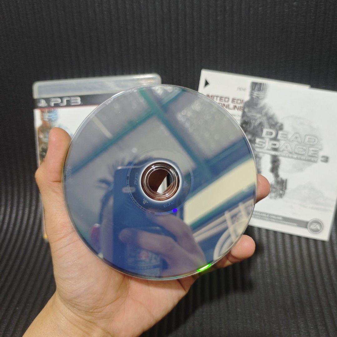 Dead Space 3 Limited Edition PS3 Game R3 (Category: PlayStation) located in Quezon City. Submitted by shopme_gadget30 (Listing ID 1470517052, Image 2). Description: kindly read the details first for sale fixed price mint condition tested and working with Case and disc game (no scratches) with Manual compatible to ps3 console R3 Region qc area meet up: sm north shipping fee must shoulder by the buyer via lalamove or grab payment: bdo/gcash happy g