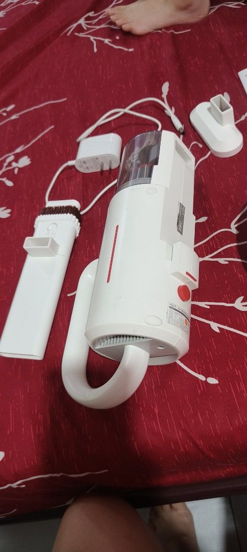 Deerma Wireless Dust Mite Vacuum Cleaner CM1900 (Category: Vacuum Cleaner & Housekeeping) located in Manila. Submitted by cleverdog_a9b18a (Listing ID 1470349995, Image 2). Description: - Model: Deerma CM900 Wireless Mite Vacuum Cleaner - Color: White with red accents - Condition: Clean, powers on, and holds a charge (verified by indicator lights) - Cordless design for easy cleaning of beds, sofas, and fabrics Pick up near SM Manila.