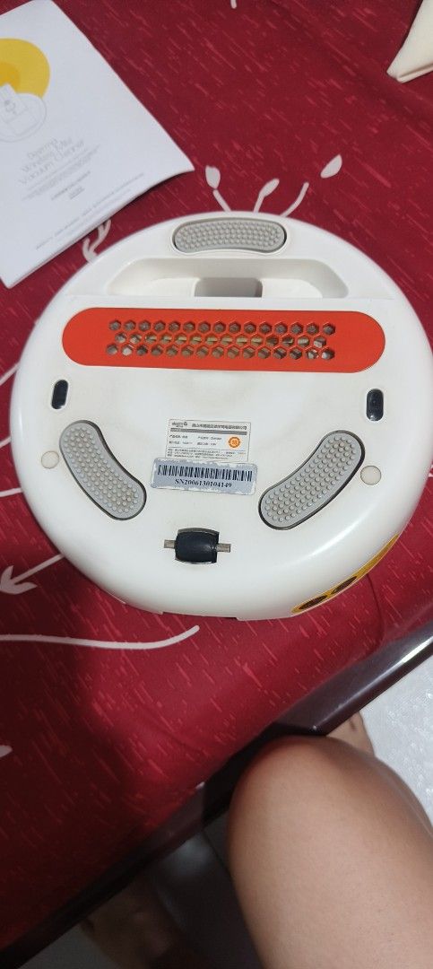 Deerma Wireless Dust Mite Vacuum Cleaner CM1900 (Category: Vacuum Cleaner & Housekeeping) located in Manila. Submitted by cleverdog_a9b18a (Listing ID 1470349995, Image 3). Description: - Model: Deerma CM900 Wireless Mite Vacuum Cleaner - Color: White with red accents - Condition: Clean, powers on, and holds a charge (verified by indicator lights) - Cordless design for easy cleaning of beds, sofas, and fabrics Pick up near SM Manila.