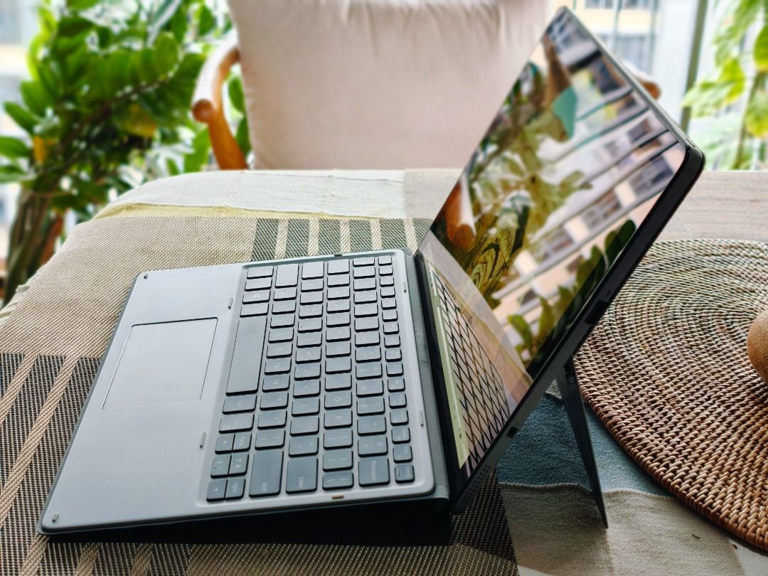 Dell Latitude 7210 2-in-1 Tablet Laptop with Keyboard Cover and Stylus ...