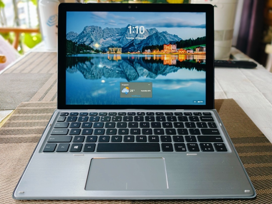 Dell Latitude 7210 2-in-1 Tablet Laptop with Keyboard Cover and Stylus ...