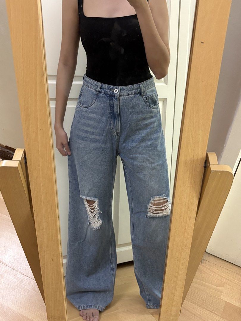 denim wideleg pants (Category: Jeans) located in Balanga. Submitted by shopflora (Listing ID 1470530430, Image 1). Description: waist: 30 length: 41 high quality fabric!.