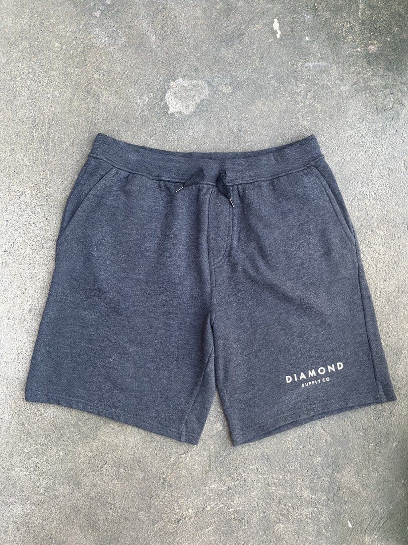 Diamond Supply Co. Sweatshorts (Category: Shorts) located in Manila. Submitted by a.stmngo (Listing ID 1470556682, Image 1). Description: Waist 30-34 inches Length 18 inches Leg Opening 12 inches Need wash Good Condition 📍Manage your expectation. Item is thrifted. 📍Nagcarlan, Laguna.