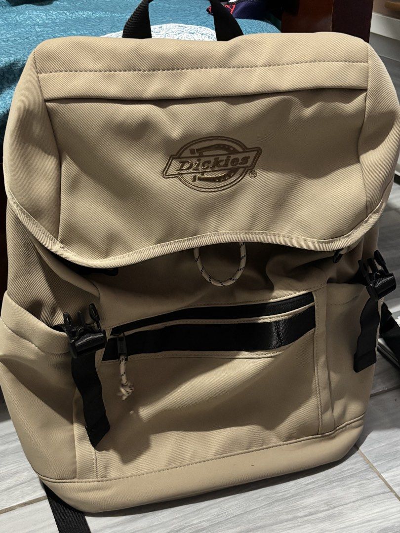 Dickies Backpack (Category: Backpacks) located in Cavite. Submitted by starrvx (Listing ID 1470504946, Image 2). Description: - never been used (ni try lang lagyan ng gamit) - 100% authentic rfs: too big for my liking .