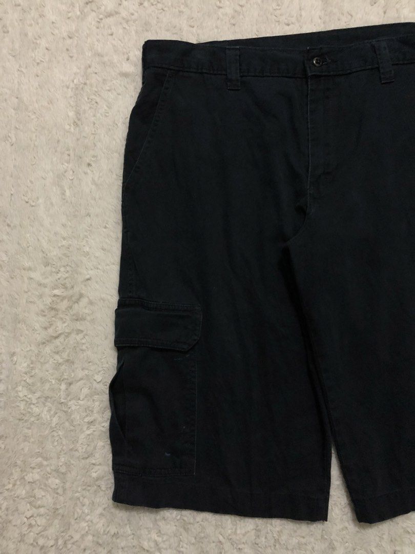 Dickies black cargo short (Category: Shorts) located in Canaman. Submitted by thriftmoboss (Listing ID 1470450330, Image 3). Description: 📌 DICKIES CARGO BLACK 34 on tag W-36 L- 24 H-11 35% COTTON 65%POLEYESTER ‎need wash Not available:When worn ‎ISSUE: SIGN OF USED ‎ Price 650 ‎•✅PLUS SHIPPING FEE (+75) ‎•🔵MOP: G CASH ‎•🟥COURIER: JnT ‎•📍LOC:Magsaysay, Naga city ,Camarines Sur 🌫️.