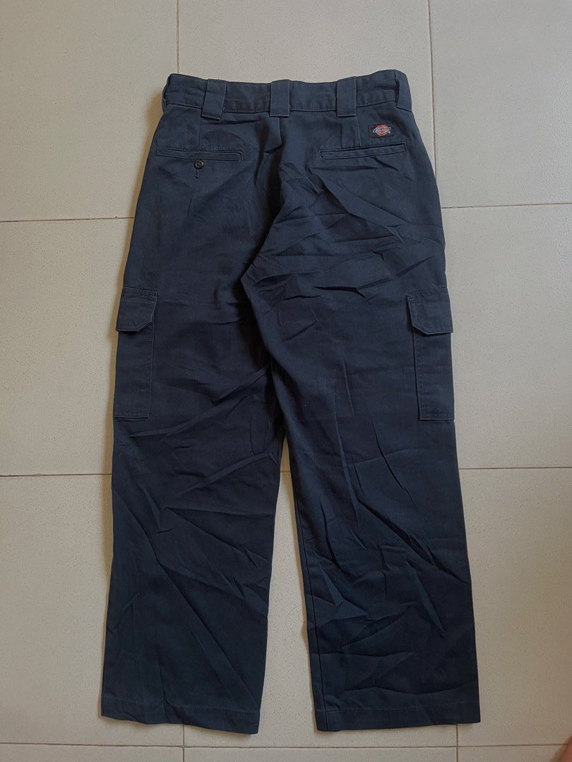 Dickies cargo pants (Category: Jeans) located in Caloocan City. Submitted by bk_intal (Listing ID 1470365665, Image 3). Description: excellent condition Size: 30.