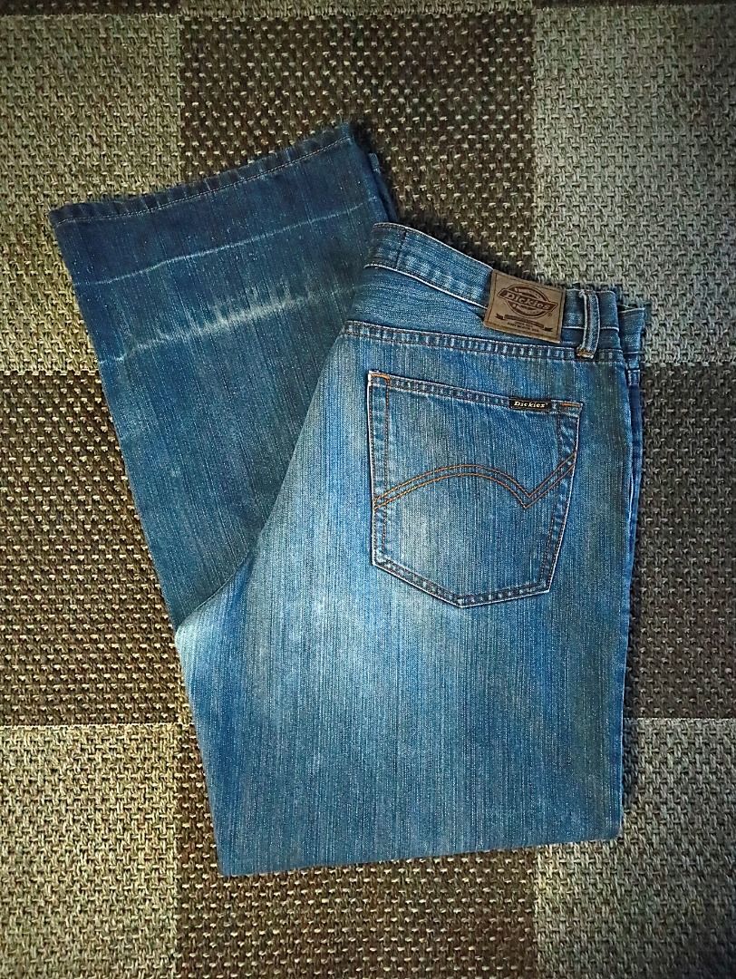 Dickies Dark Washed Baggy Jeans (Category: Jeans) located in Pasig City. Submitted by mlclmchrs (Listing ID 1470433553, Image 1). Description: Sizing: 38 on tag - Baggy fit Waist - 36 inches (can fit up to 37) Length - 41 inches Thigh - 14.5 inches Rise - 11.5 inches Hem - 10.5 inches Issues: light heel drags .
