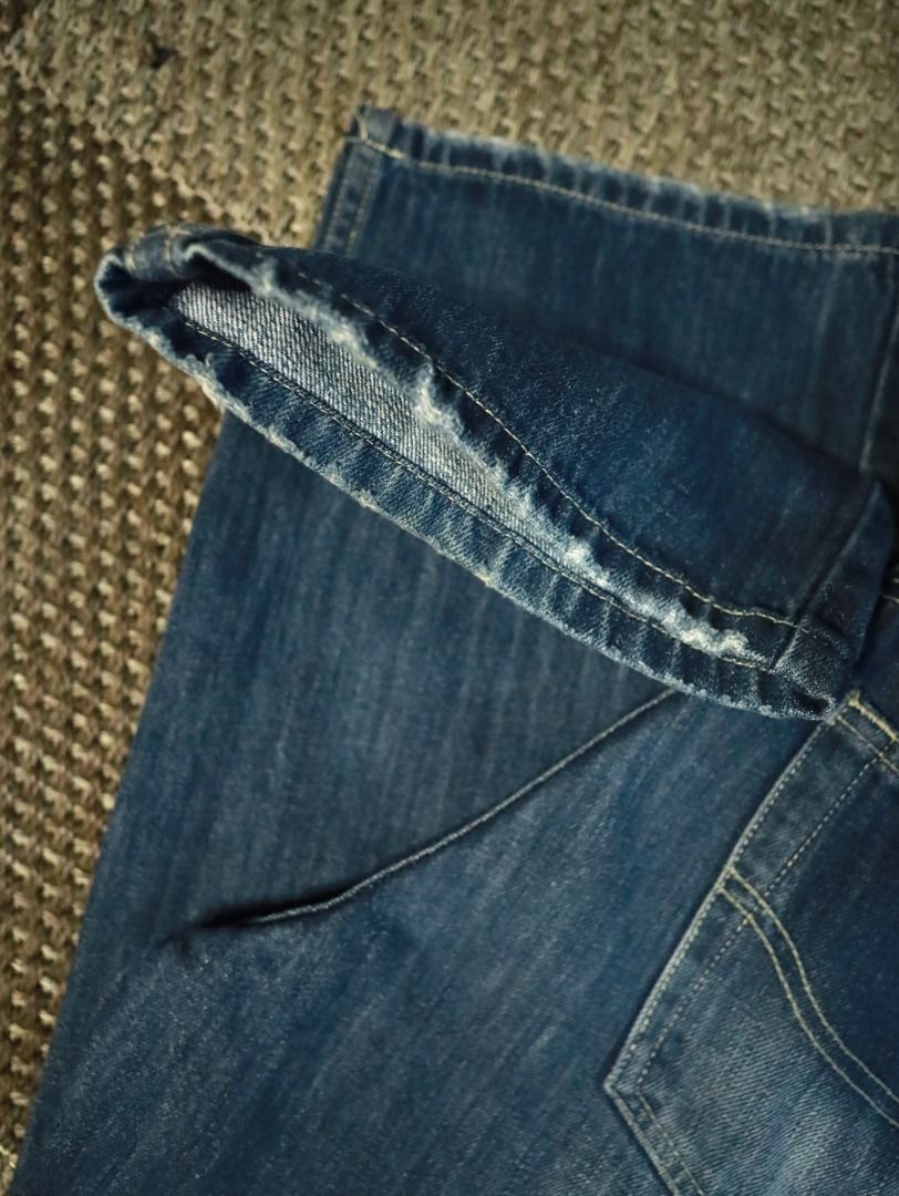 Dickies Dark Washed Jeans (Category: Jeans) located in Pasig City. Submitted by mlclmchrs (Listing ID 1470433222, Image 3). Description: Sizing: 29 on tag - Loose fit Waist - 27 inches (Can fit up to 28) Length - 39.5 inches Thigh - 12.5 inches Rise - 11 inches Hem - 8.5 inches Issues: very minimal heel drag.