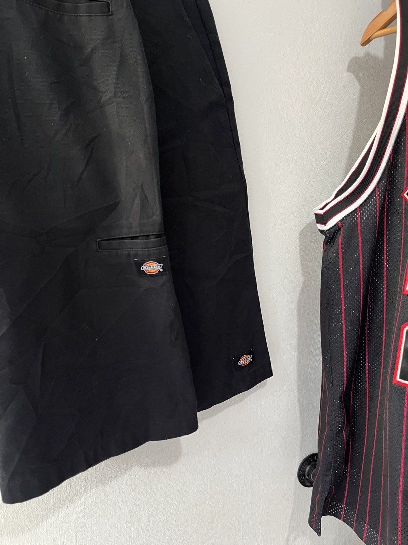 Dickies Dpatch black short (Category: Shorts) located in Santa Rosa. Submitted by jhongilber04420 (Listing ID 1470501976, Image 2). Description: Dickies Dpatch black short 38w 25L 14ol Excellent condition 9/10 color rate Staints issue 850 shipped.