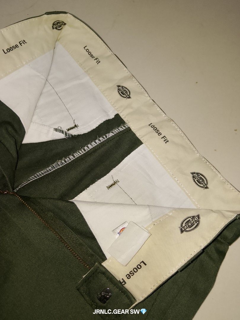 dickies gear original (Category: Coats, Jackets and Outerwear) located in Manila. Submitted by jrnlc.gearssw (Listing ID 1470461055, Image 3). Description: double patch side pocket work color : hunter green size 30 length 24 no issue asnew excellent color rate / condition 9.5/10 both .