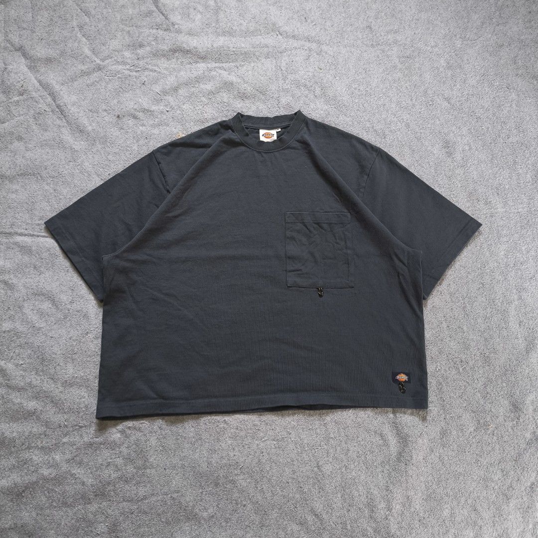 Dickies Heavyweight Boxy Pocket Shirt (Category: Tshirts & Polo Shirts ) located in Manila. Submitted by shykes_26 (Listing ID 1470486242, Image 1). Description: Dimensions Width - 28.5 Length - 27.5 Size on tag - XL Issues - None.