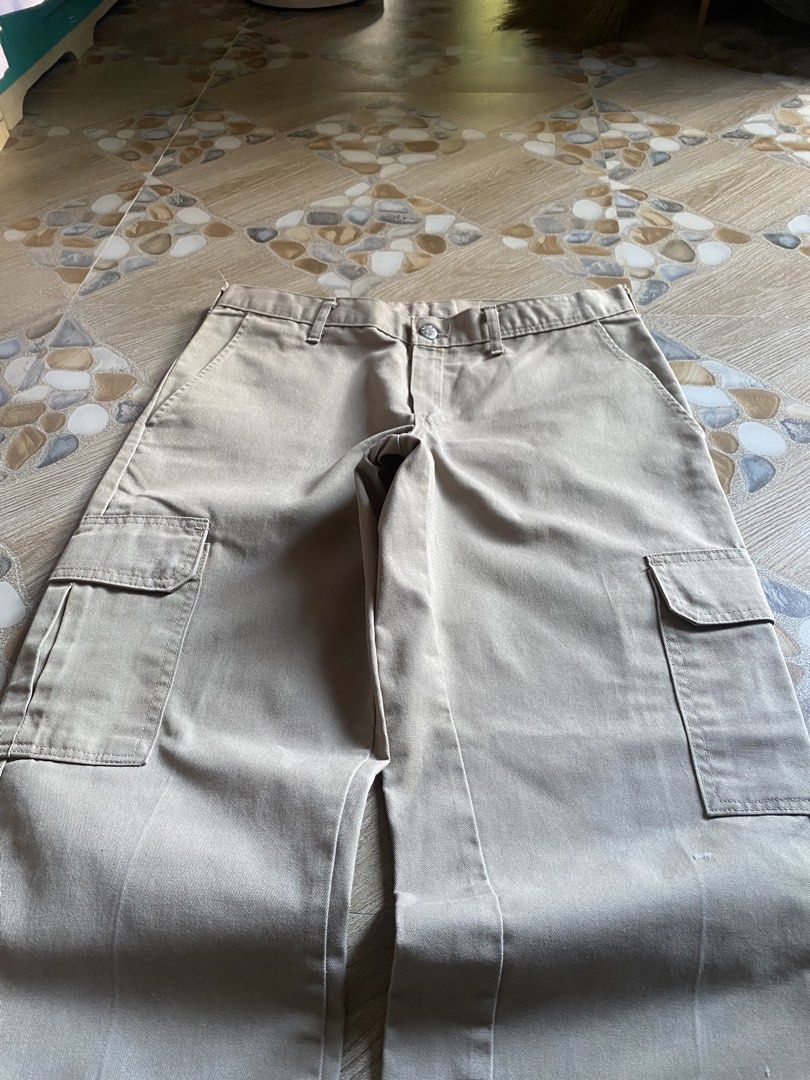 Dickies Khaki Cargo Pants (Category: Trousers) located in Angeles City. Submitted by toyjunks (Listing ID 1470418786, Image 2). Description: Conditions: 9/10 Dimes: Width: 32-34 Length: 40 Hem: almost 13 Leg hole: 9 price+sf.