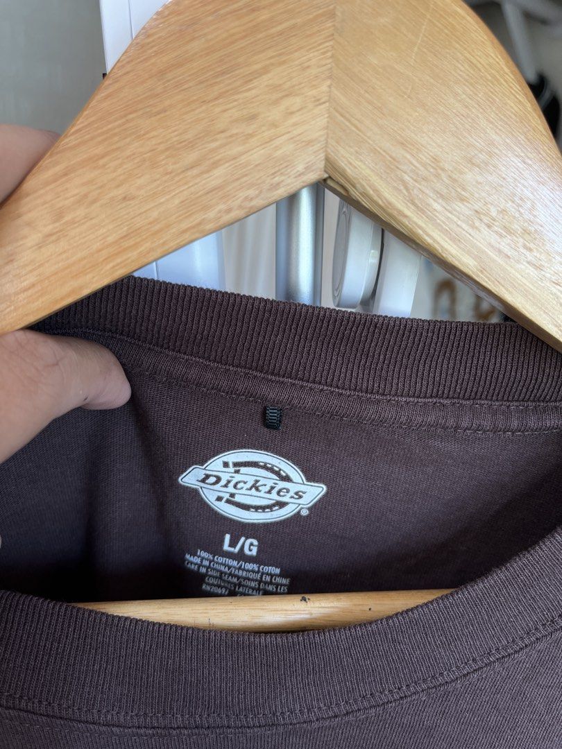 Dickies pocket tee (Choco brown) (Category: Tshirts & Polo Shirts ) located in Tayug. Submitted by thriftyshady_ (Listing ID 1470364936, Image 3). Description: Dickies L on tag 23x29 Dimes No issue 10/10 Condition and Color rate As new condition.