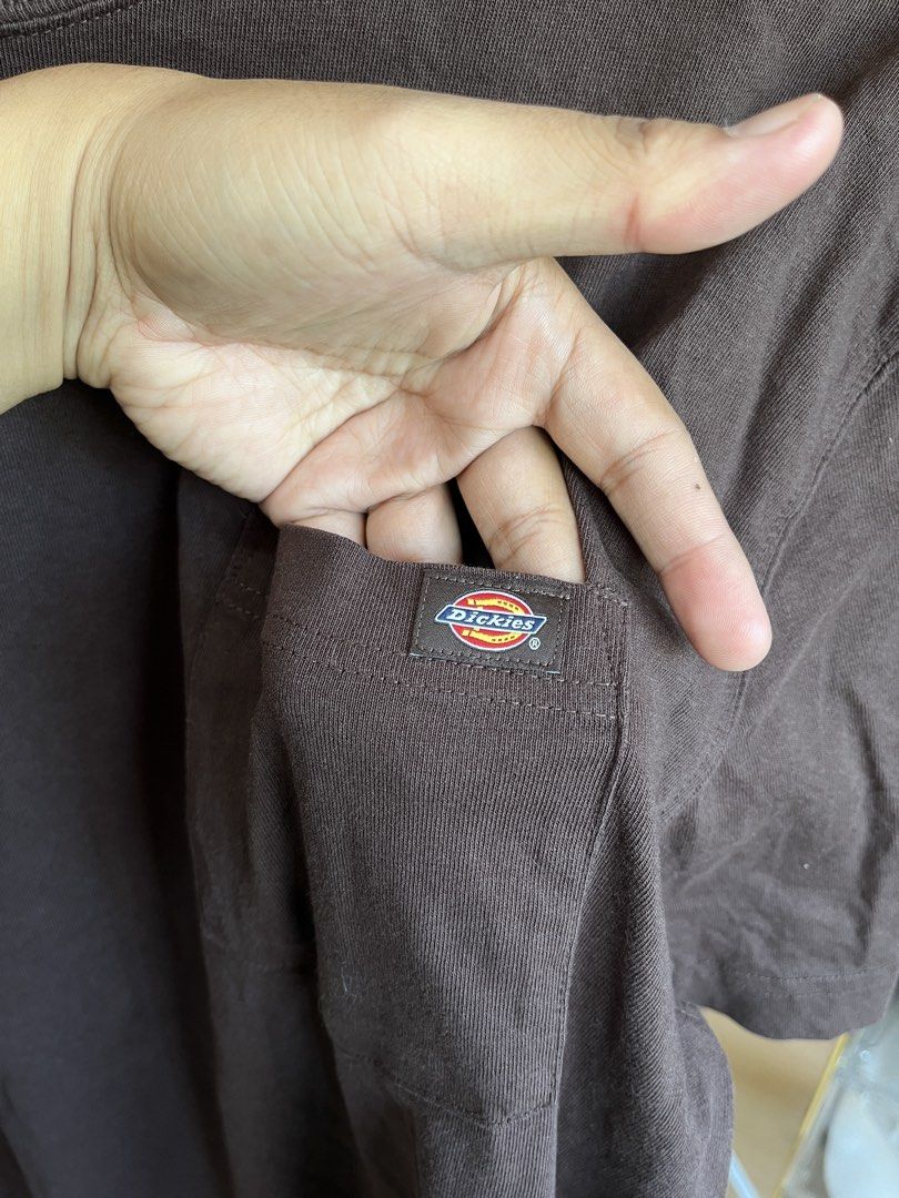 Dickies pocket tee (Choco brown) (Category: Tshirts & Polo Shirts ) located in Tayug. Submitted by thriftyshady_ (Listing ID 1470364936, Image 2). Description: Dickies L on tag 23x29 Dimes No issue 10/10 Condition and Color rate As new condition.