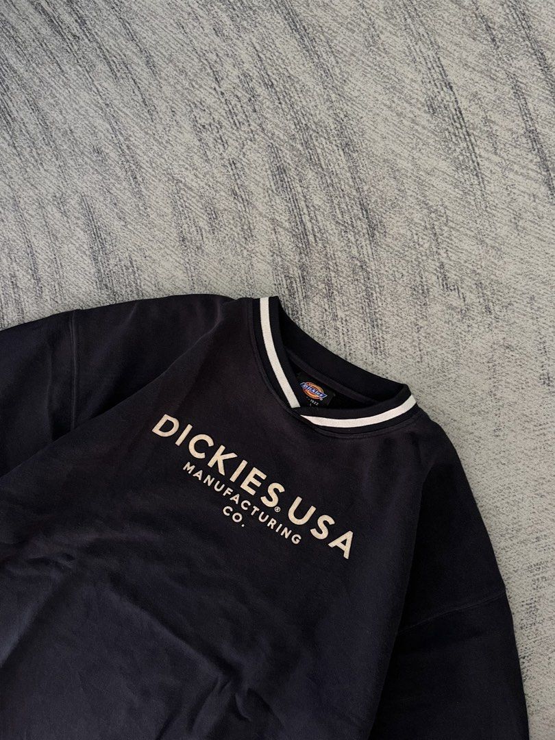 dickies sweater (Category: Coats, Jackets and Outerwear) located in Manila. Submitted by lesterrrrrr (Listing ID 1470465967, Image 3). Description: .