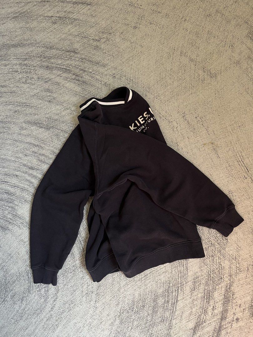 dickies sweater (Category: Coats, Jackets and Outerwear) located in Manila. Submitted by lesterrrrrr (Listing ID 1470465967, Image 2). Description: .