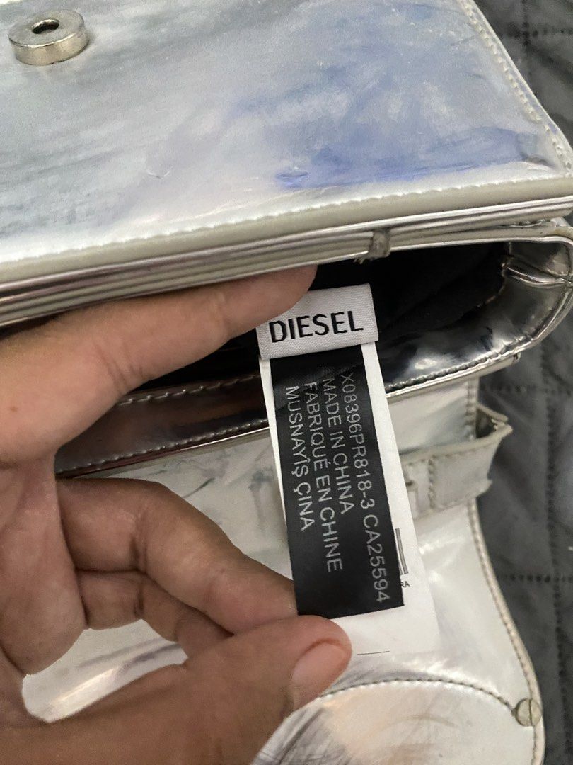 diesel (Category: Shoulder Bags) located in Manila. Submitted by rcvnt (Listing ID 1470505944, Image 3). Description: flawless.