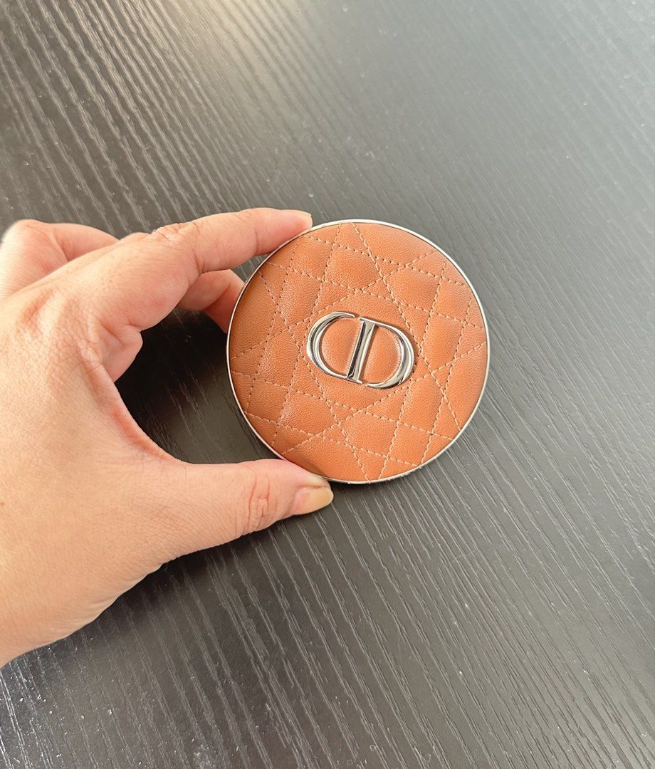 DIOR Forever Nude Bronzer 05 Intense (Category: Makeup) located in Manila. Submitted by msjanica (Listing ID 1470427105, Image 1). Description: - well-used | personal preloved. - 70% left | no box. - 100% guaranteed authentic. - bawal sa maarte/maselan. - shade 05 intense. 📍Location: Pandacan, Manila. — can ship nationwide via j&t (shipping fee to be shoulder by the buyer).
