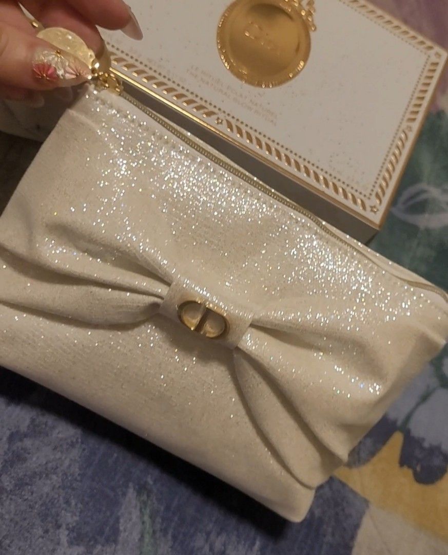 Dior holiday Pouch (Category: Announcements) located in Manila. Submitted by mariafaye03137 (Listing ID 1470456262, Image 1). Description: This is pre-order 5-7 days po. Full paymnt is required, check reviews for peace of mind..