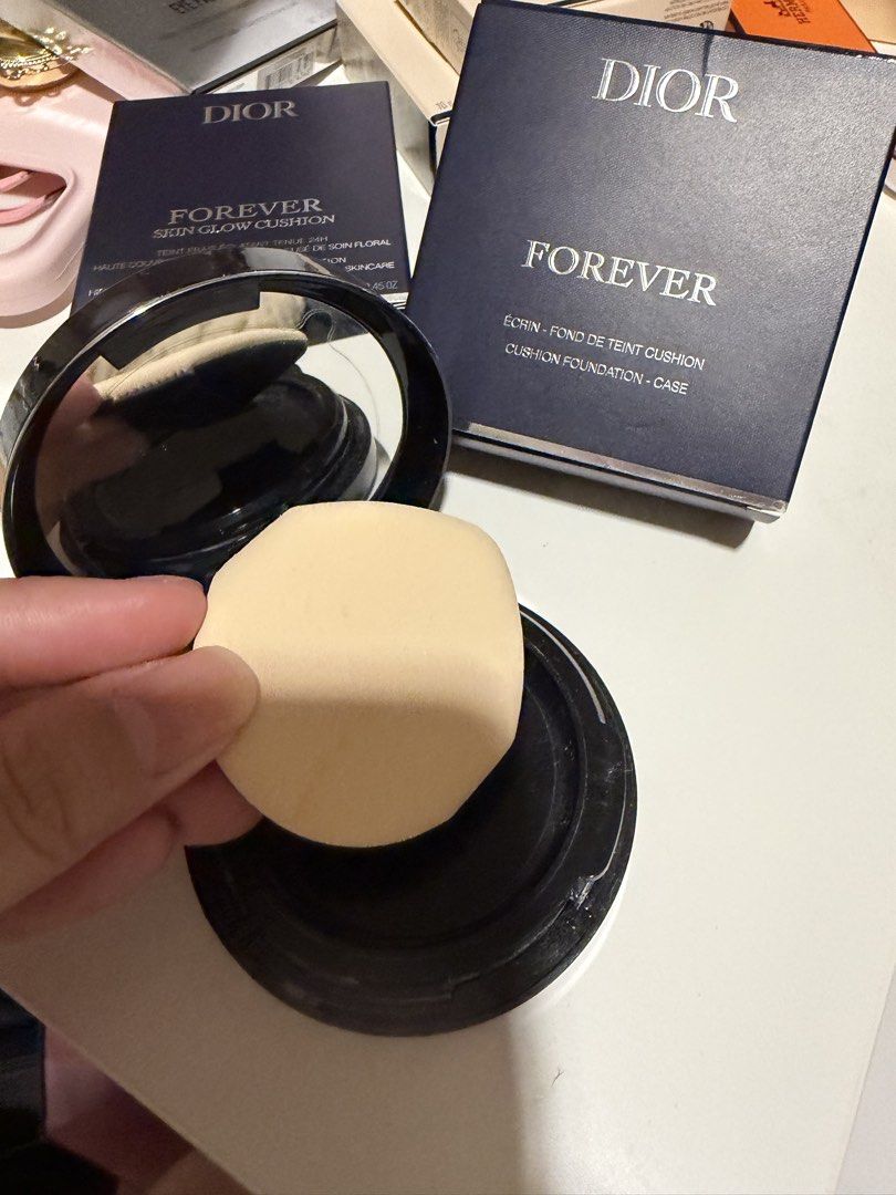 Dior Hydraglow Cushion 2N (Category: Makeup) located in Cavite. Submitted by ashhiiiii (Listing ID 1470520003, Image 3). Description: Case and refill Bought at Dior MOA for 5k plus I already replaced the puff with authentic new one.