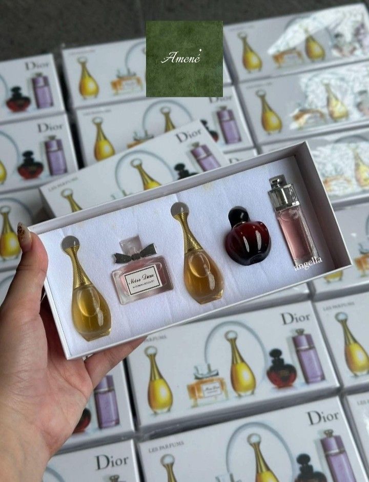 Dior Les Parfums Miniature Perfume Gift Set (Category: Fragrance & Deodorants) located in Caloocan City. Submitted by 11selenoph94089 (Listing ID 1470415520, Image 2). Description: we offer reseller price (10pcs).