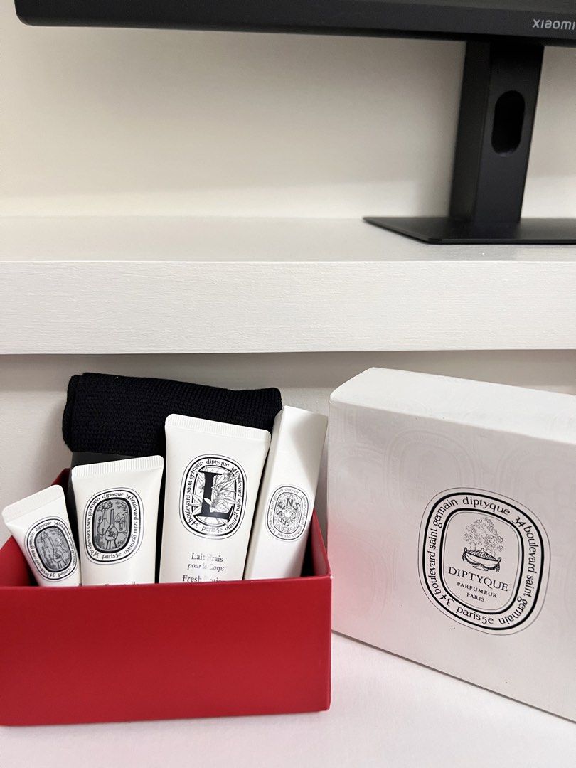 Diptyque Travel Set Box (Category: Body Care) located in Taguig. Submitted by camillep912 (Listing ID 1470494614, Image 1). Description: Diptyque x Qatar Airways Travel Set Box: •socks •eye mask •lip balm •face cream •body lotion •natural spray.
