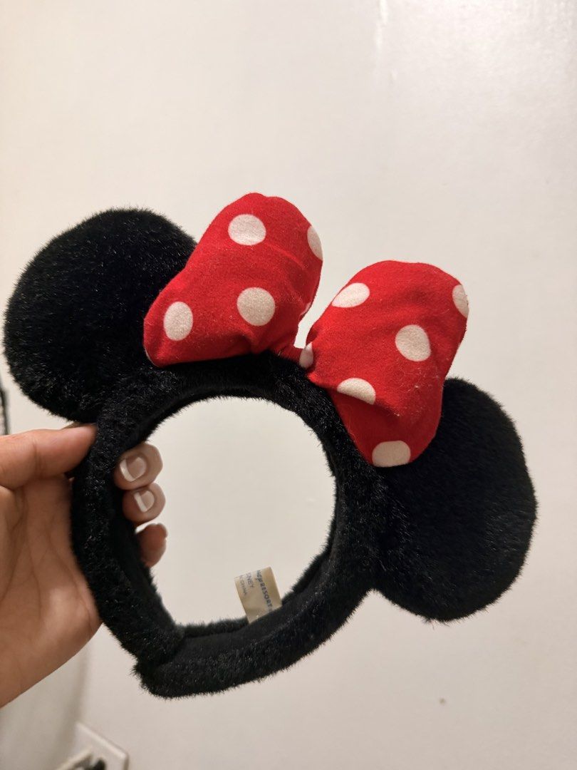 Disneyland Minnie Mouse Headband (Category: Hair Accessories) located in Quezon City. Submitted by cookiecreammm (Listing ID 1470445275, Image 1). Description: .
