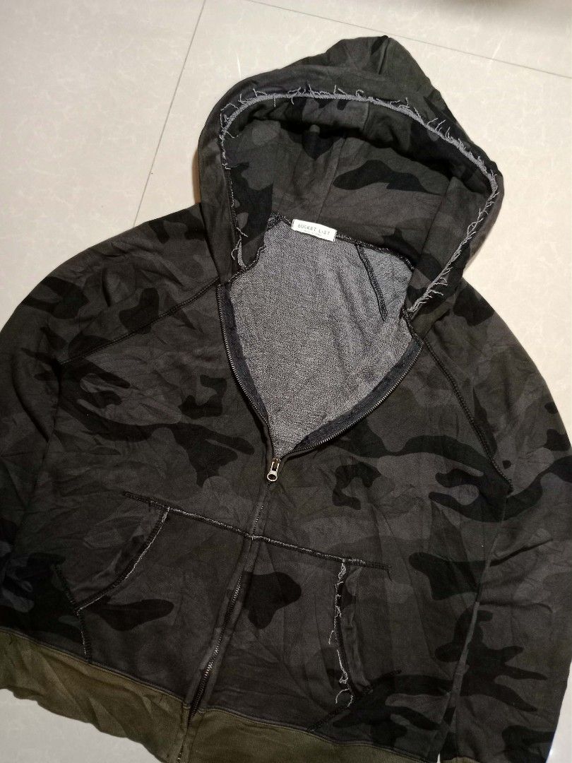 DISTRESSED CAMO FULL ZIP HOODIE (Category: Hoodies) located in Ozamiz City. Submitted by khean_ibale (Listing ID 1470519272, Image 2). Description: SIZE: M COLOR RATE: 9/10 CONDITION: 9/10 ISSUE: none (COLOR MAY VARY DUE TO LIGHTING).